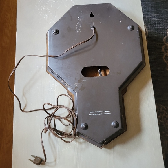 Vintage 70s Coca-Cola Wood Look Plastic Regulator Clock - Picture 6 of 10